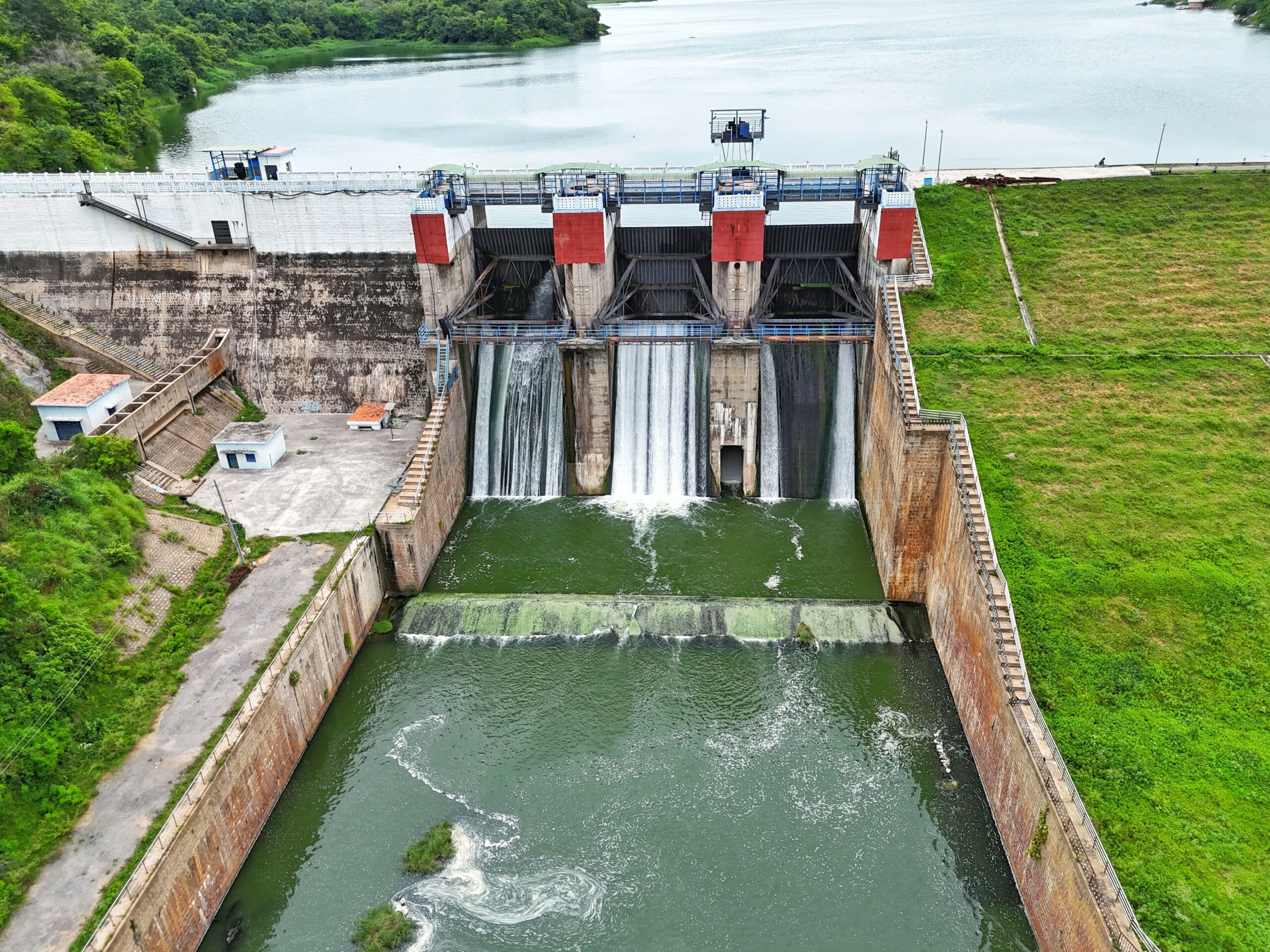 Hydroelectric Dams can be affected by algae bloom. Water utilities can combat the impact by implementing ultrasound for algae control.