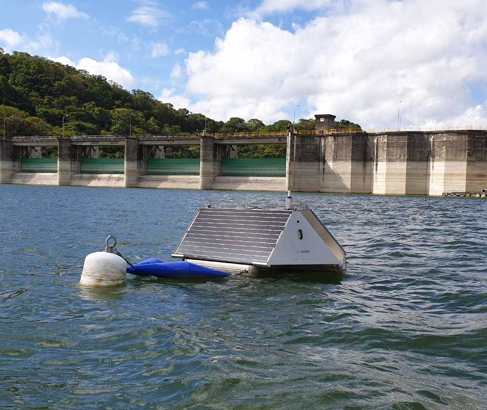 Algae monitoring buoy