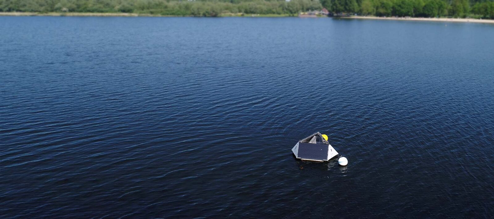 Chemical-free algae control